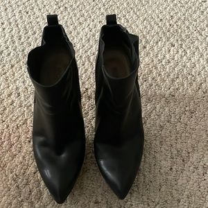 black heel(brand unknown)